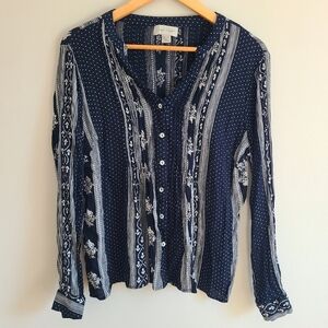 Charlie Paige navy blue‎ printed rayon blouse